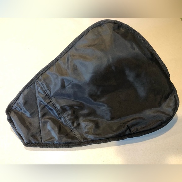 Amerileather APC Black Leather Sling Bag - Picture 12 of 13